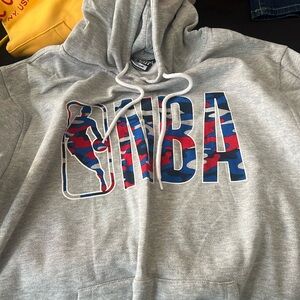 Men’s gray sweater